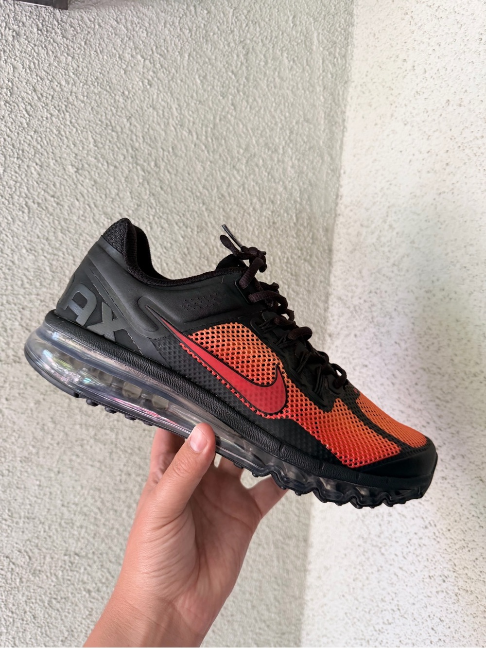 Nike Men's Black and Orange Air Max Running Shoes